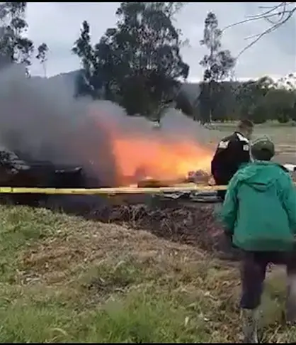 Kaza bölgesindeki kurtarma ekipleri