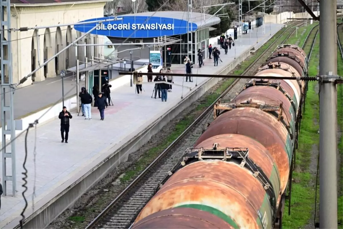 Azerbaycan'dan Ermenistan'a 979 Ton Aİ-92 Benzin Treniyle Yakıt Taşıması Devam Ediyor