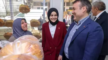 Vali Sözer, Gölpazarı esnafıyla bir arada