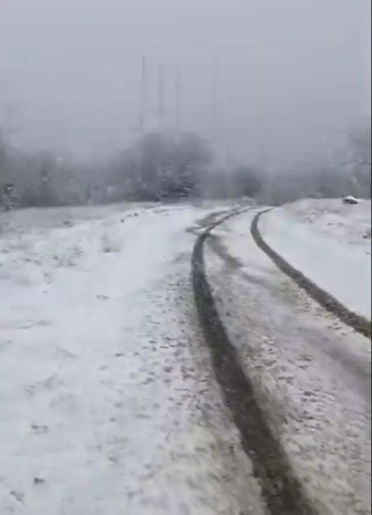 Çanakkale Yüksek Kesimlerinde Şiddetli Kar Yağışı Şehri Beyaz Örtüyle Kapladı