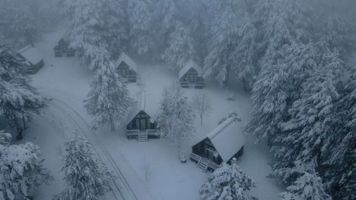 Demirci'de Bembeyaz Kış: Yüksek Kesimlerde Kar Keyfi