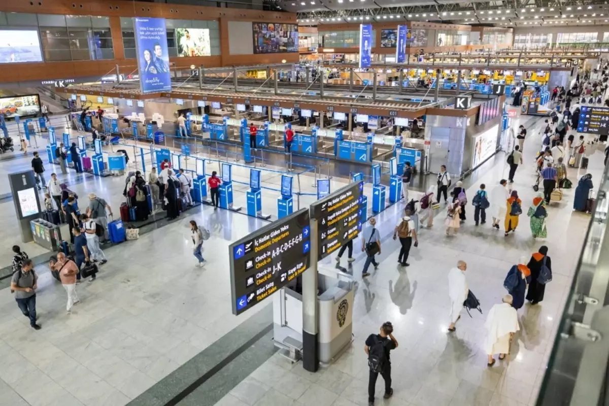 Sabiha Gökçen Havalimanı'nda Kar Uyarısı: Uçuşların %10'u Erteleniyor