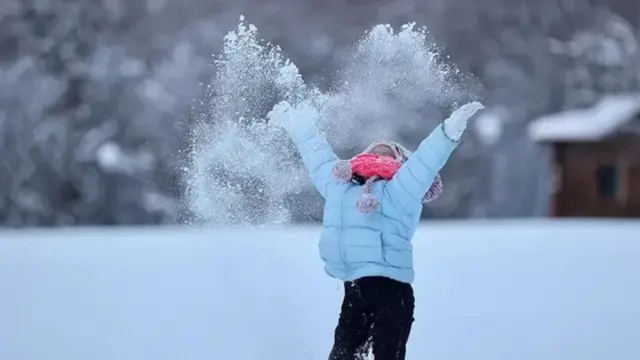 Karla kaplı İstanbul sokakları