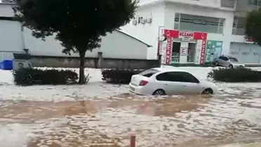 Alanya’da sağanak ve dolu sonrası ana yol görüntüsü