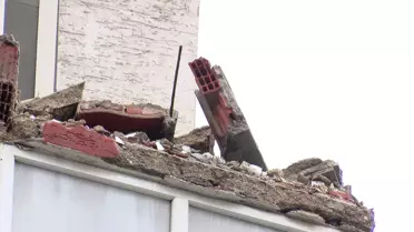 Çöken balkonun detay görüntüsü