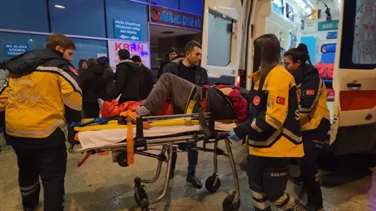 İnegöl'de Motosiklet Kazası: 2 Yaralı, Birisi Ağır Durumda