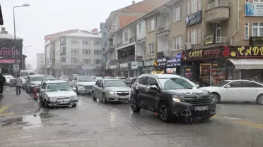 Kar temizleme ekipleri Çubuk sokaklarında çalışıyor