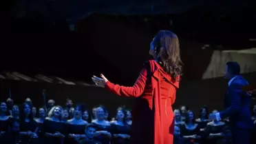 Sahada İyilik Korosu ve Türkan Şoray