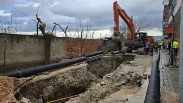 Manisa’nın Turgutlu İlçesinde Kanalizasyon Çalışması Sırasında Göçük: 1 İşçi Yaralandı