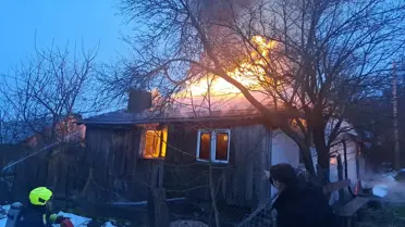 Yanmış evin detay görüntüsü