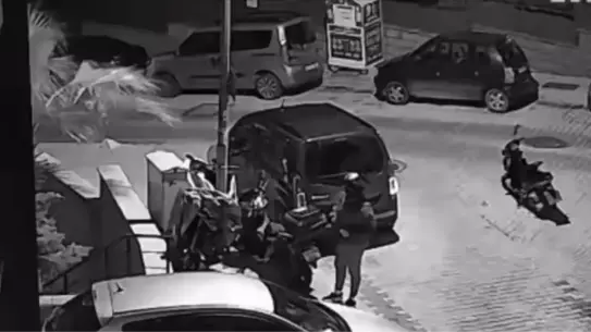 Üsküdar’da Park Halindeki Motosikletten 53 Bin Liralık Parçalar Çalındı