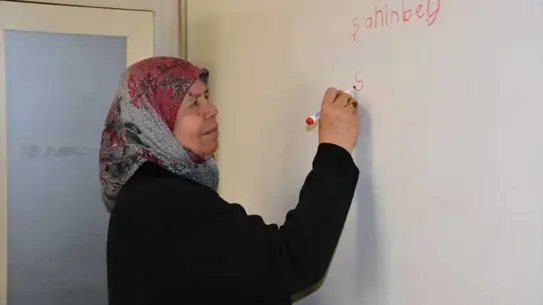 Fatma Duran sertifika alırken