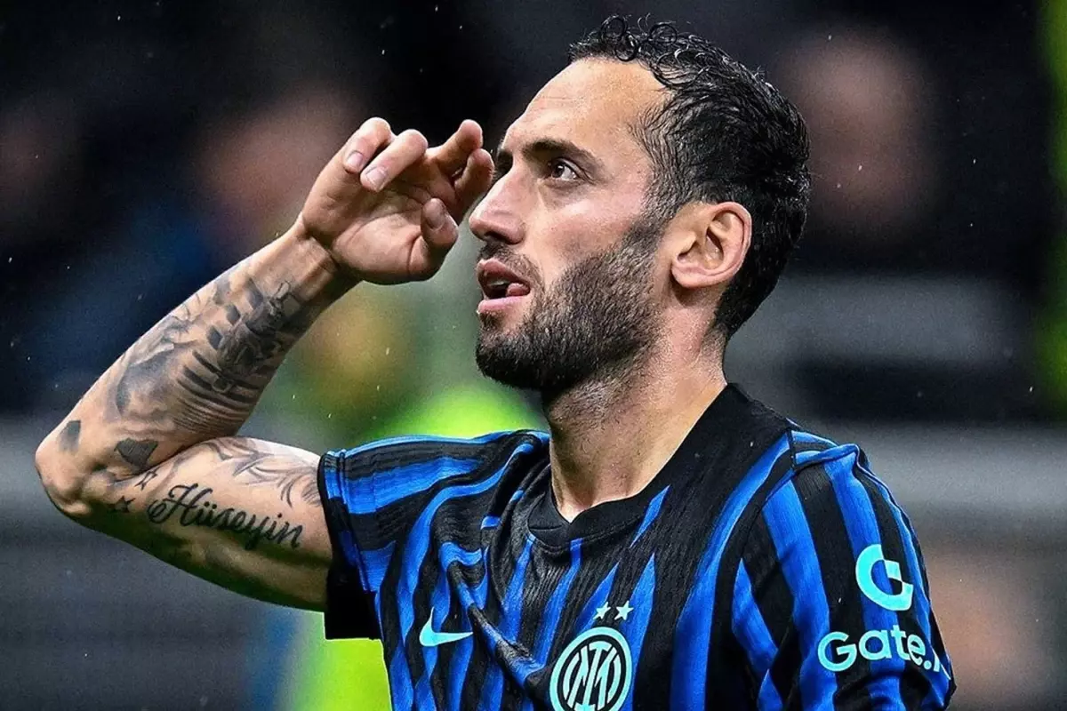 Inter Milan, Hakan Çalhanoğlu ile 2029’a Kadar Uzatılmış Sözleşme Görüşmelerine Başlıyor