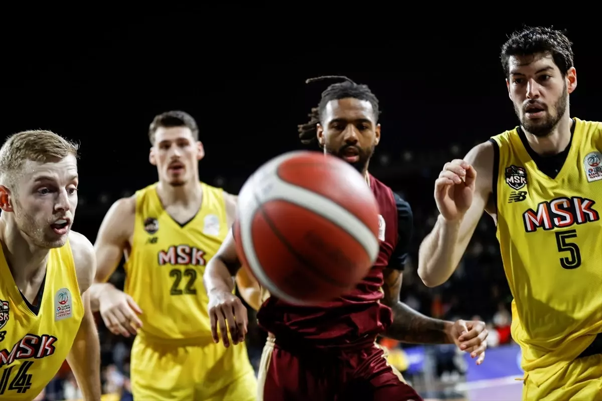 Trabzonspor, Mersinspor'u 82-79 Skorla Geçti: Süper Lig'de 6. Ardışık Galibiyet