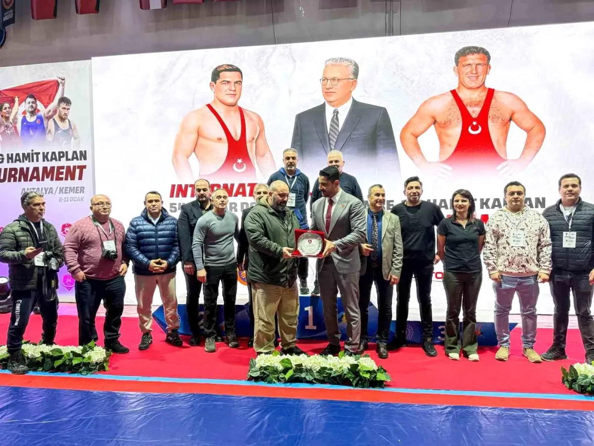 Kemer'de Uluslararası Yaşar Doğu Güreş Turnuvası Tamamlandı