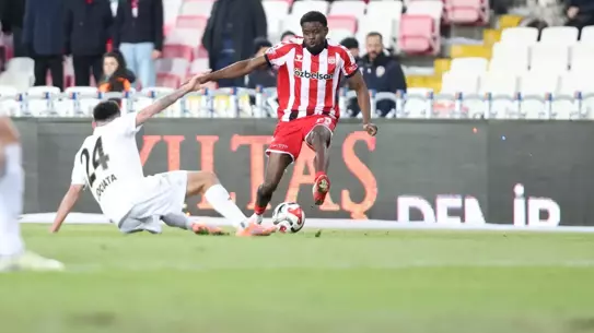 Erzurumspor, Sivasspor'u Kırmızı Kartın Ardından 2-0 Mağlup Etti