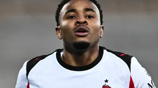 Christopher Nkunku, Milan’da Kalmak İstediğini Açıklıyor: Transfer Söylentileri Gerçek Değil