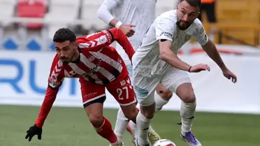 Maçın kritik anlarından bir fotoğraf