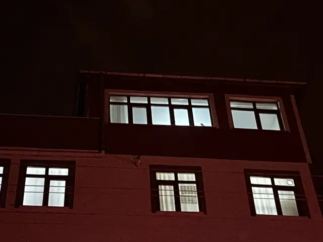 Terasta bulunan polis ekipleri