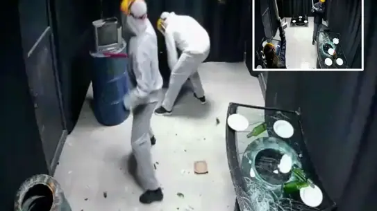 İç mekanda kırılabilir objeler