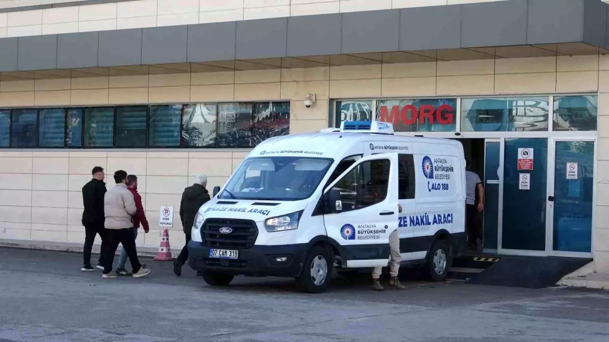 Antalya'da Genç Sürücü Motosiklet Kazasında Hayatını Kaybetti