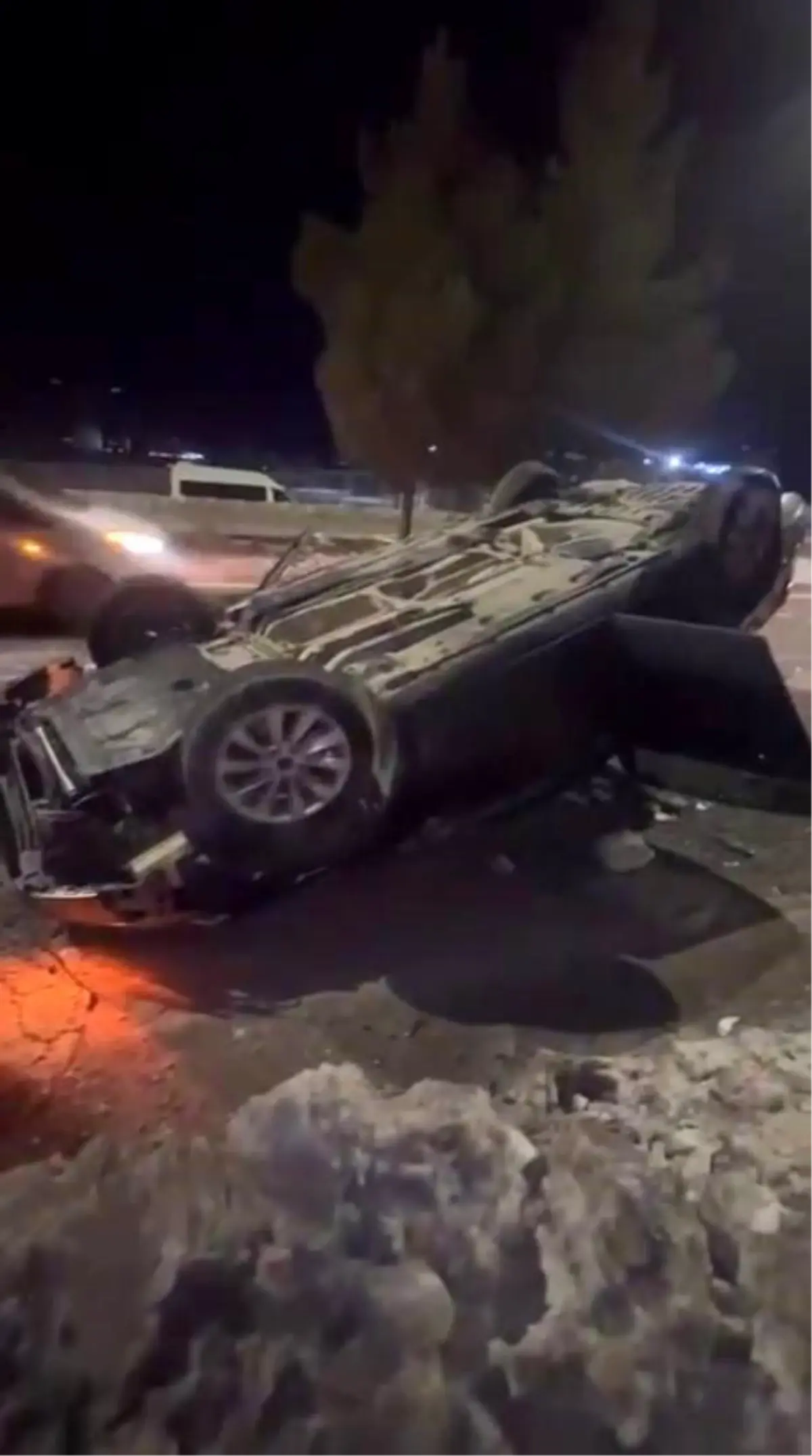 Diyarbakır‑Elazığ kara yolunda kaygan zeminde takla atan araçta bir kişi yaralandı