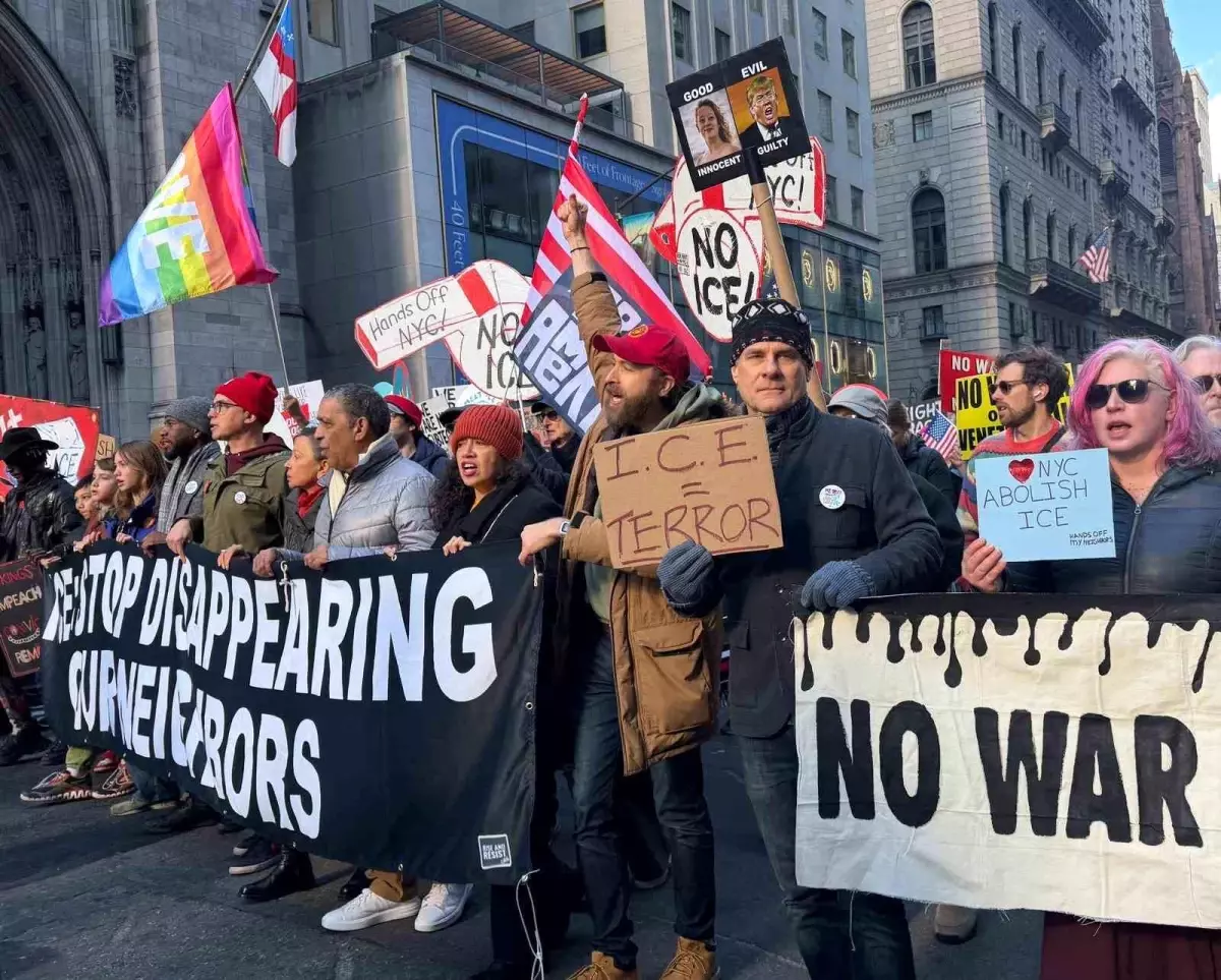 New York'ta ICE'ye Karşı Binlerce Kişinin Sokaklara Dökülmesi