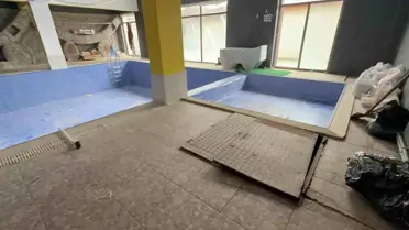 Soruşturma ekibi delil toplarken