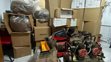 Ele geçirilen kaçak tütün ve makineler