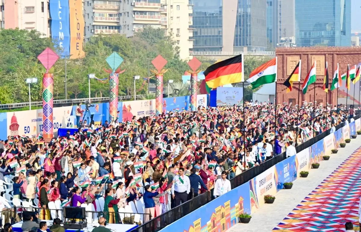 Almanya Başbakanı Friedrich Merz, Hindistan’da Uçurtma Festivali’nde Dostluk Mesajı Verdi