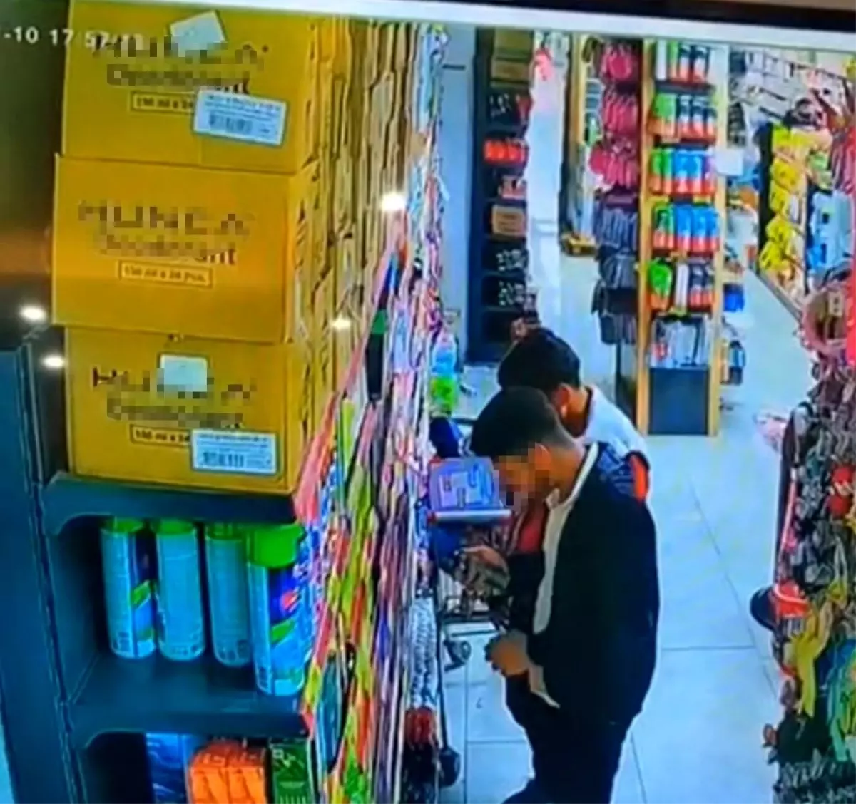 Adana’da Parfüm Hırsızları Güvenlik Kameralarında Yakalandı