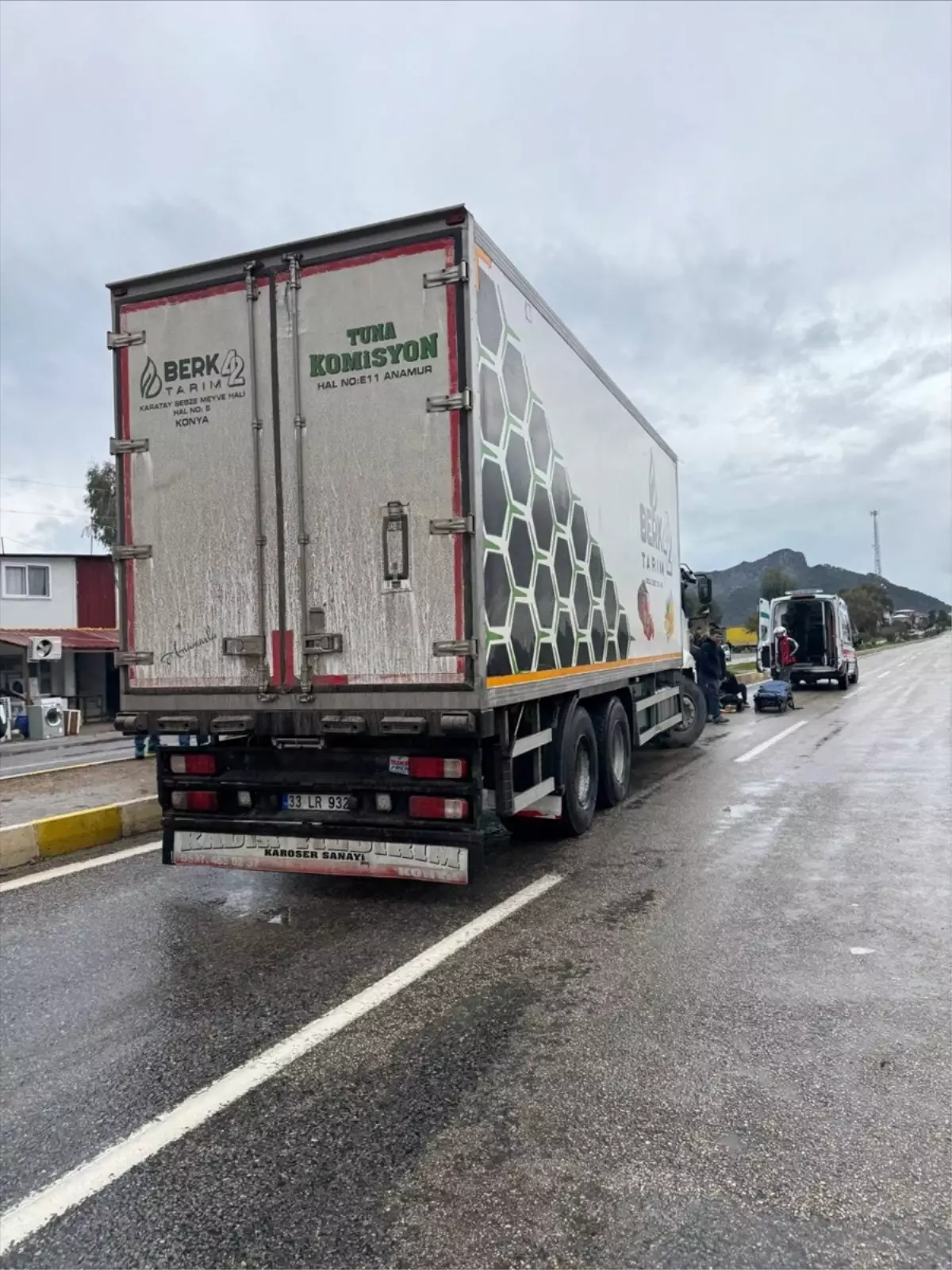 Mersin Bozyazı’da Kamyon Sürücüsü Yaya ile Çarpıştı, Yaralı Hastaneye Sevk Edildi