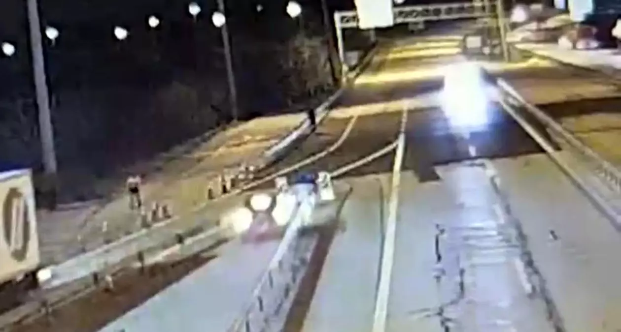 Edirne'de TEM Otoyolu'nda Ters Yönde Giden Araç Bariyere Çarptı