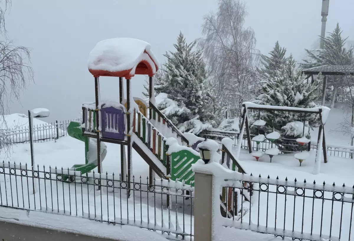Kar ve Buz Sebebiyle Akkuş’ta Okullar Bir Gün Kapandı