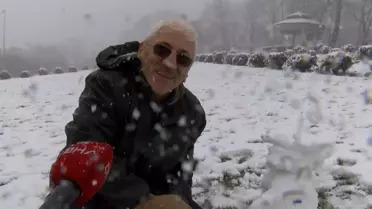 Çamlıca Tepesi'nde karla kaplı yürüyüş yolları