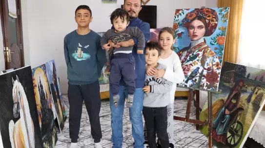 Vedat Kiyat’ın dirsekleriyle tamamladığı bir tablo örneği