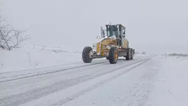 Edirne Köy Yollarında Kar Temizleme Çalışmaları Hız Kesmeden Sürüyor