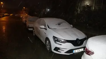 Keşan’da Şiddetli Kar Yağışı Şehri Beyaza Dönüştürdü