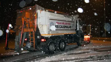 Kış çalışmaları için hazırlık yapan ekipler