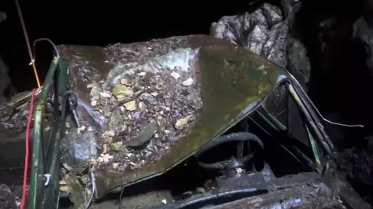 Hurda otomobilin detaylı fotoğrafı