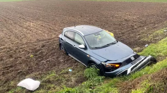 Gönen'de Kaygan Yolun Ardından Gelen Kaza: 2 Yaralı