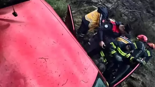 Kurtarılan araç ve yolcuların fotoğrafı