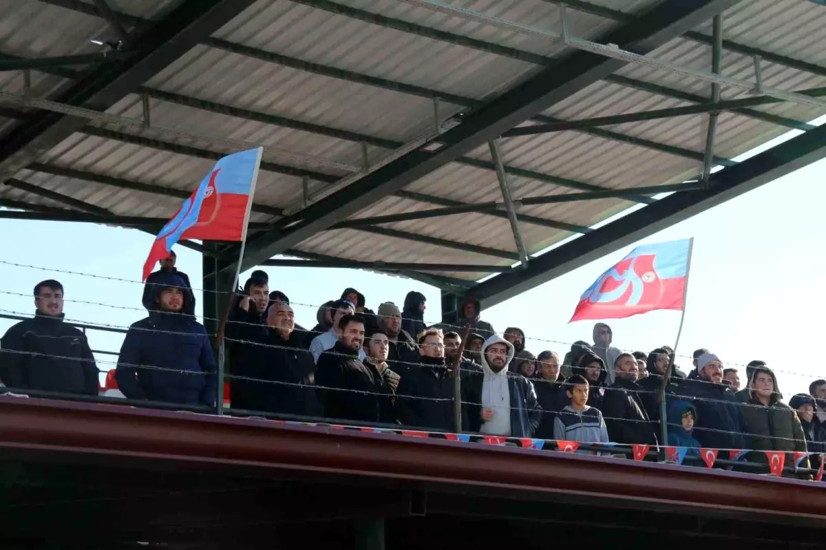 Eskil'de 40 Yıllık Köyler Arası Futbol Turnuvası Coşkuyla Devam Ediyor