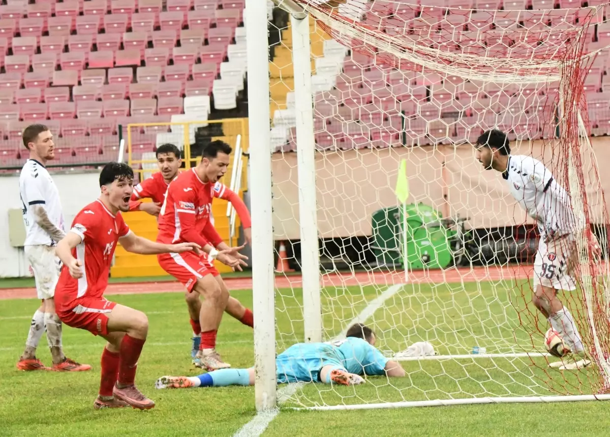 Balıkesirspor, Yeni Teknik Direktörle 3. Sıraya Çıktı