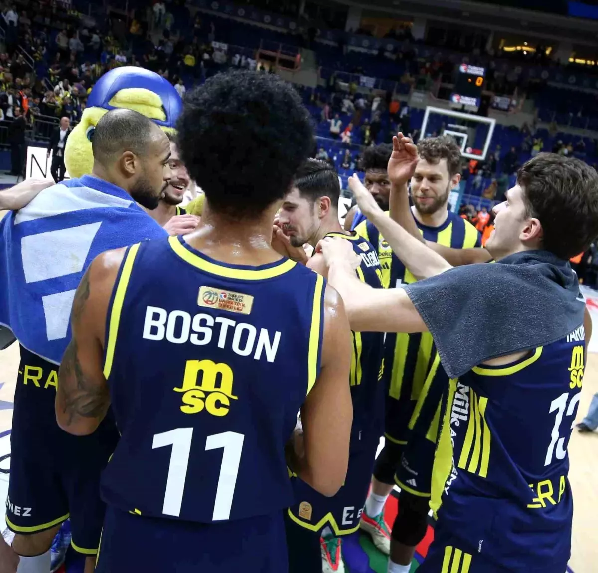 Fenerbahçe Beko, Bahçeşehir Koleji'ni 31 Puan Farkla Mağlup Ederek Liderliğe Yükseldi