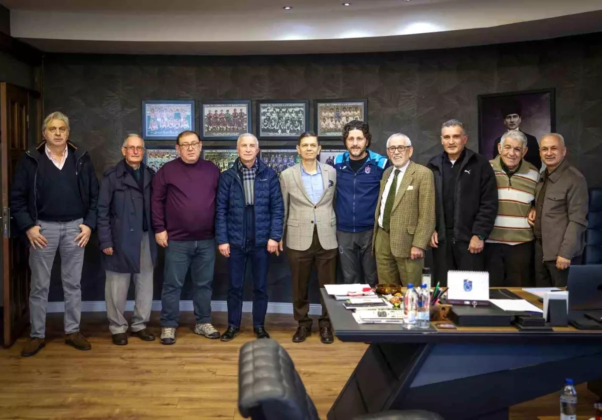 Trabzonspor, İstanbulspor Maçına Hazırlıklarını Sürdürüyor ve Divan Kurulu Tekke'yi Ziyaret Etti