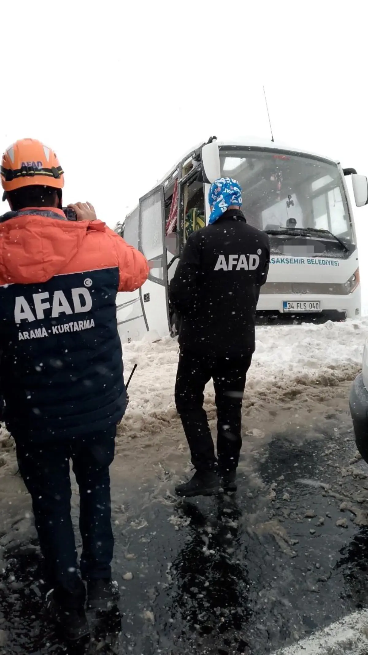 Kayseri'de Cenaze Taşıyan Minibüs Devrildi: 22 Yaralı