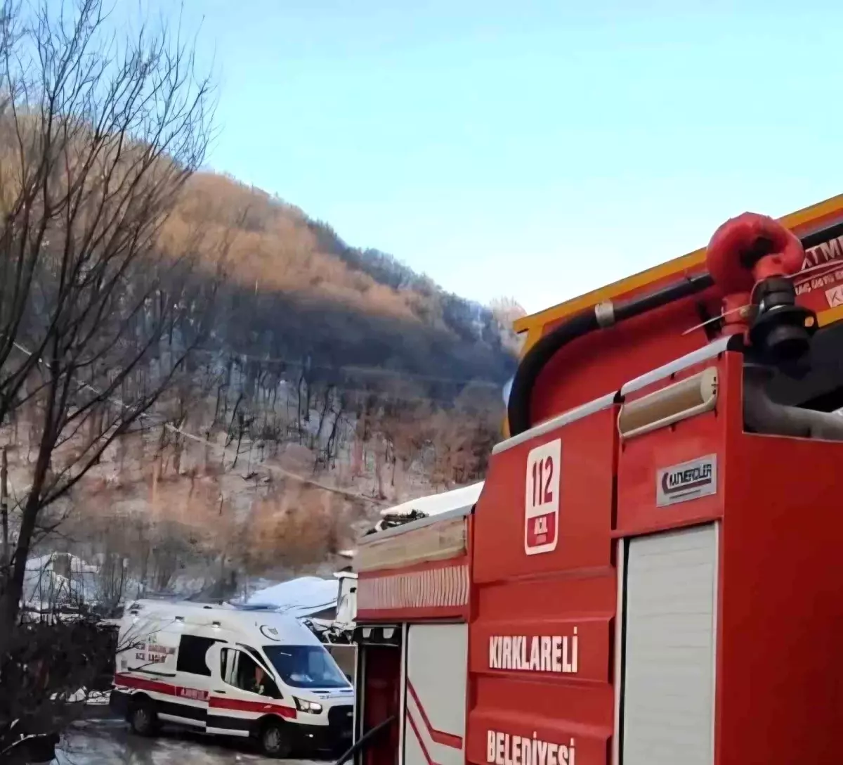 Dereköy'de Kontrol Altına Alınan Yangın: İki Ev Kullanılamaz Durumda