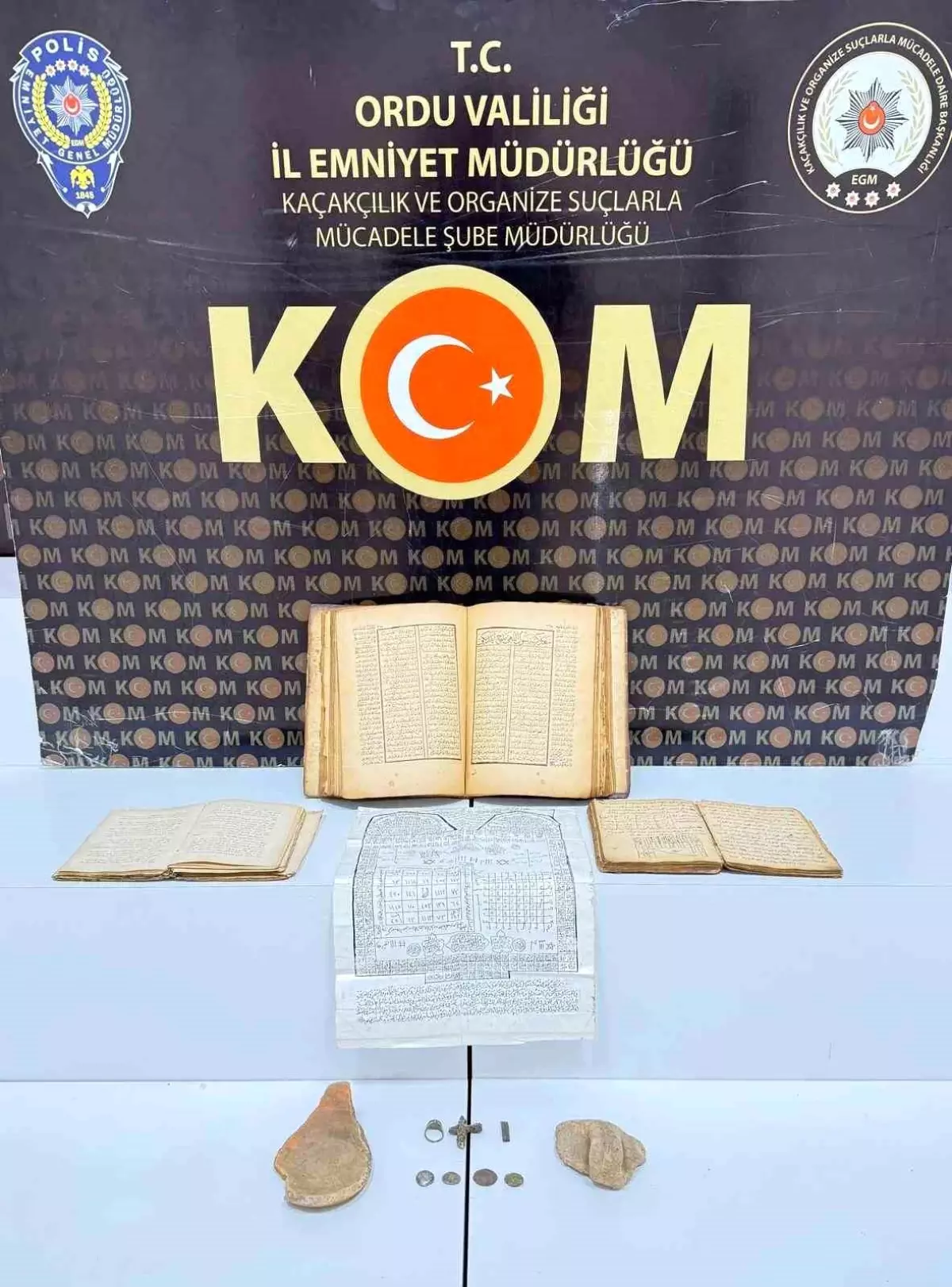 Ordu Korgan'da Kaçak Tarihi Eser Operasyonu: Polis 12 Eser Ele Geçirdi