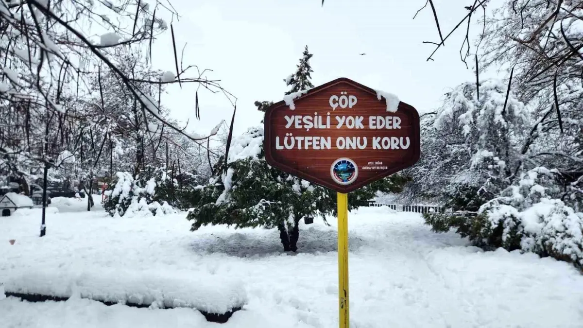 Tunceli’de Şiddetli Kar Yağışı Ulaşımı Felçledi, Ekipler 24 Saat Çalışıyor